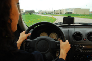 Condução segura com a tecnologia Bluetooth incorporada nos equipamentos Garmin