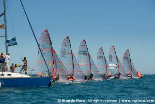 Dia perfeito para o Europeu de Vela da Juventude em Tavira