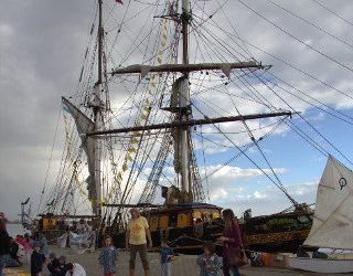 Porto de Setúbal recebeu veleiro “Tres Hombres”