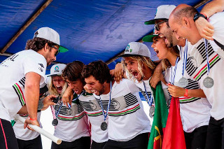 Selecão Nacional de Surf vence medalha de prata