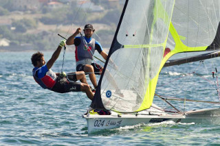 Jorge Lima e Jorge Costa lideram o Europeu de 49er