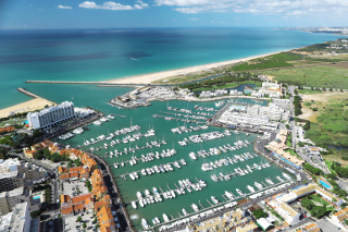 Marina de Vilamoura com Centro Internacional de Alto Rendimento para Vela